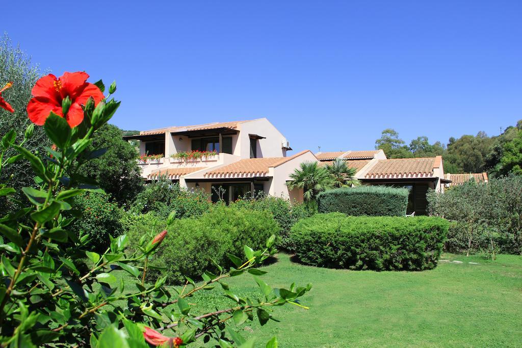 Albaruja Hotel Costa Rei Exterior foto